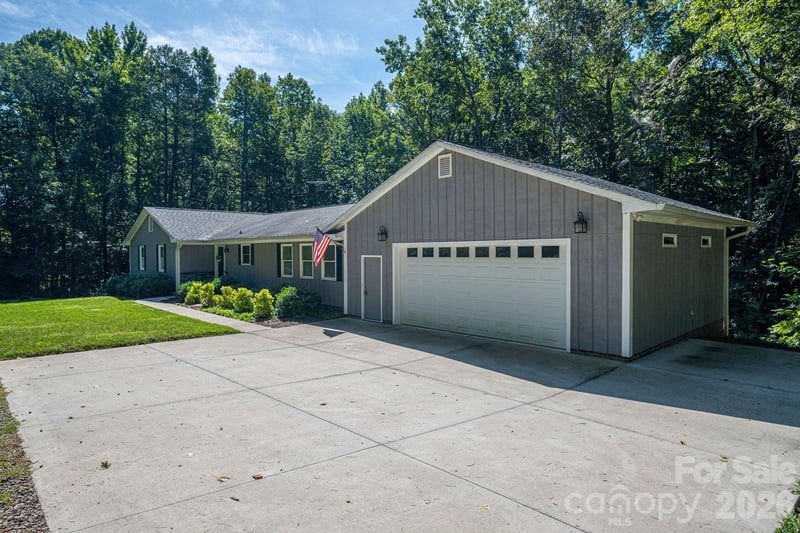 3170 Asbury Church Rd, Lincolnton, NC 28092