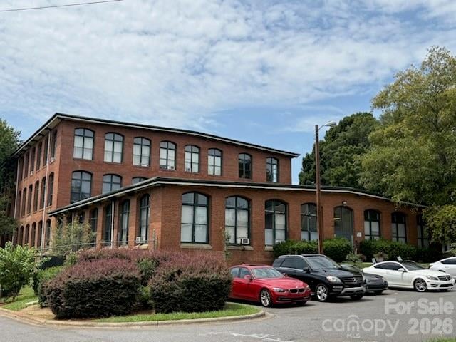 201 S Hoskins Rd #318, Charlotte, NC 28208