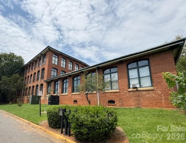 201 S Hoskins Rd #318, Charlotte, NC 28208