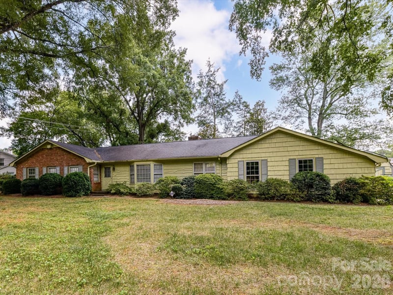 5535 Lansing Dr, Charlotte, NC 28270