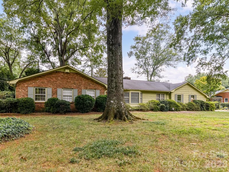 5535 Lansing Dr, Charlotte, NC 28270