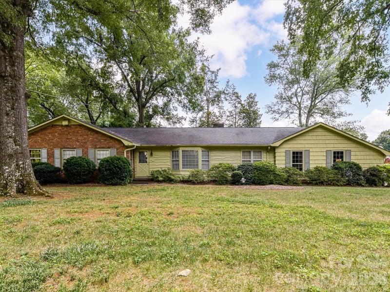 5535 Lansing Dr, Charlotte, NC 28270