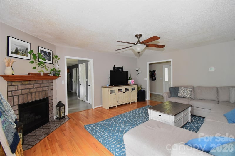 36 Cardinal Ln, Candler, NC 28715