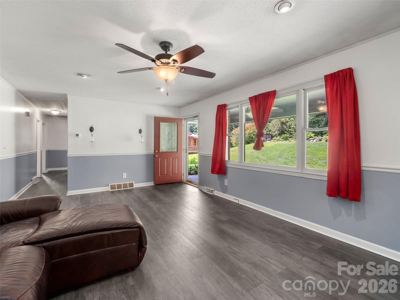 122 Mccall Rd, Pisgah Forest, NC 28768