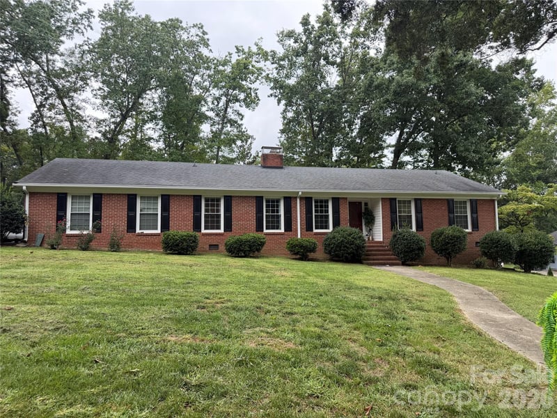 1110 Oak Hill Dr, Monroe, NC 28112
