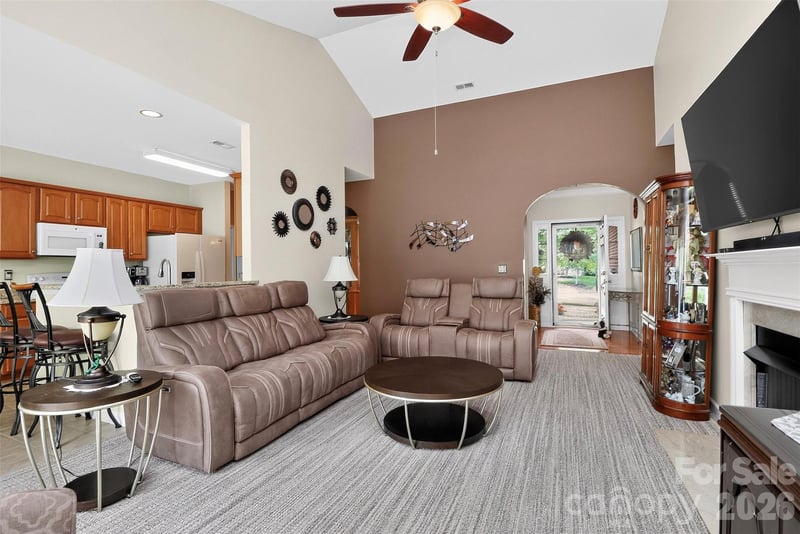 8413 Suttonview Dr, Charlotte, NC 28269