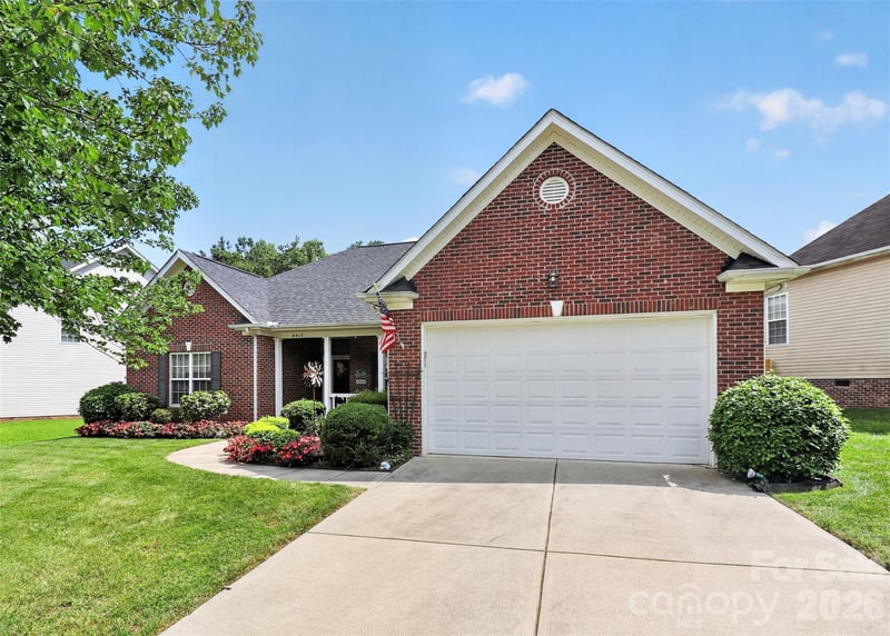 8413 Suttonview Dr, Charlotte, NC 28269