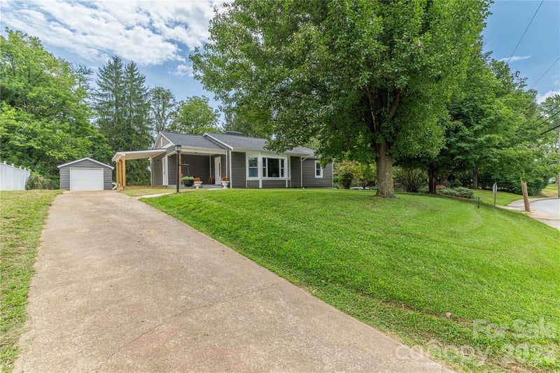 638 Newfound St, Canton, NC 28716