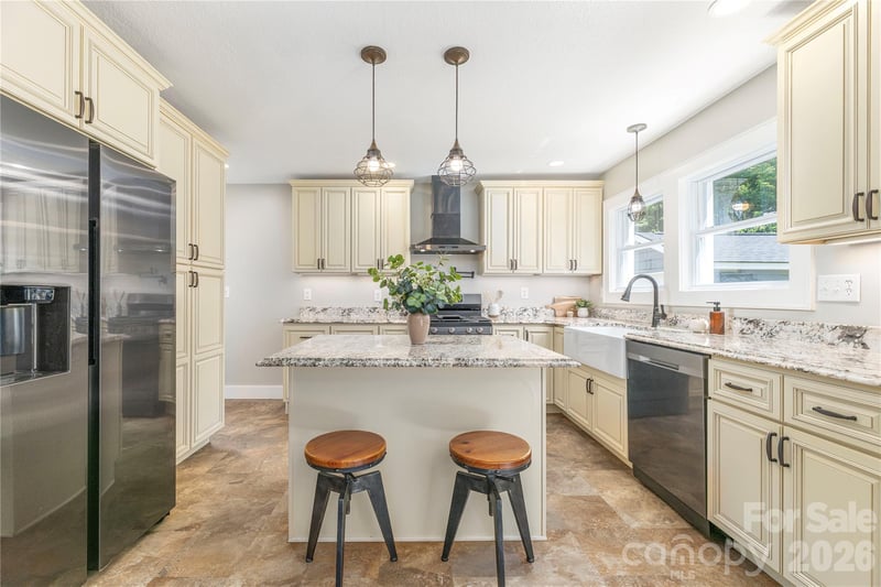 638 Newfound St, Canton, NC 28716