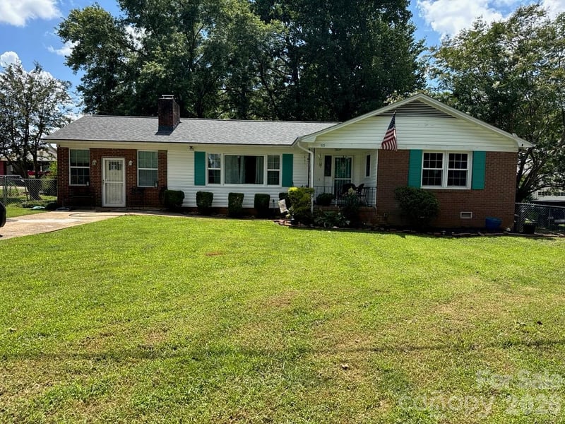 515 Lakewood Dr, Gastonia, NC 28056