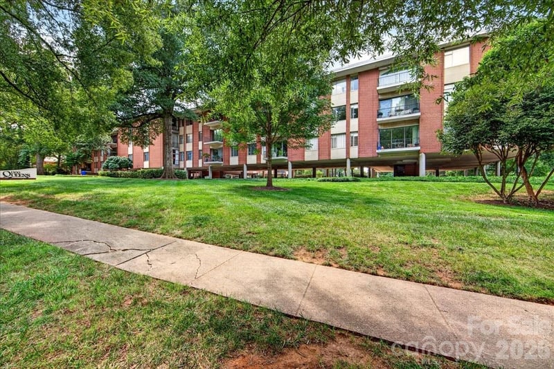 1300 Queens Rd #209, Charlotte, NC 28207