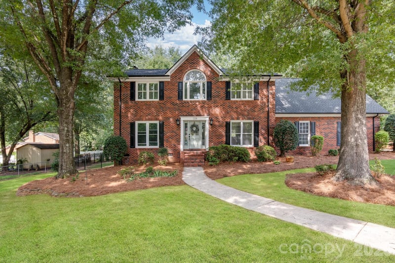 1228 12th Fairway Dr NW, Concord, NC 28027