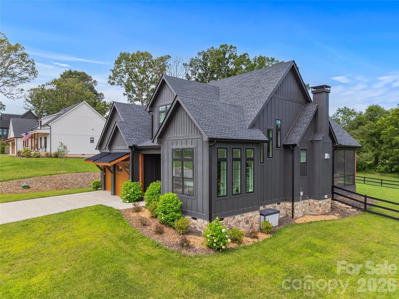 258 Mavrick Dr #26R, Mills River, NC 28759