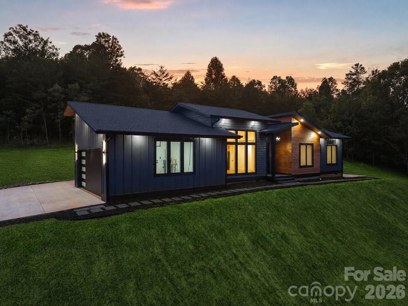 7 Spicebush Ln, Weaverville, NC 28787