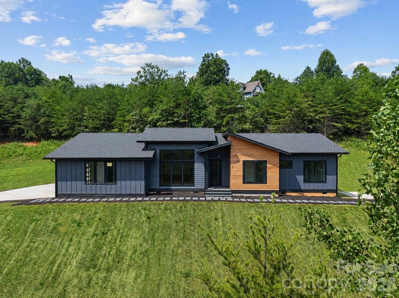 7 Spicebush Ln, Weaverville, NC 28787