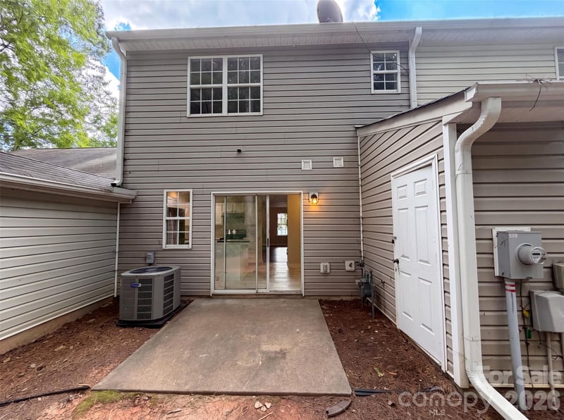 4165 Birch Leaf Ct, Charlotte, NC 28215