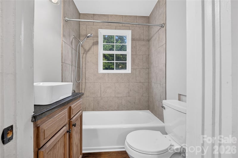 2318 32nd St NE, Hickory, NC 28601