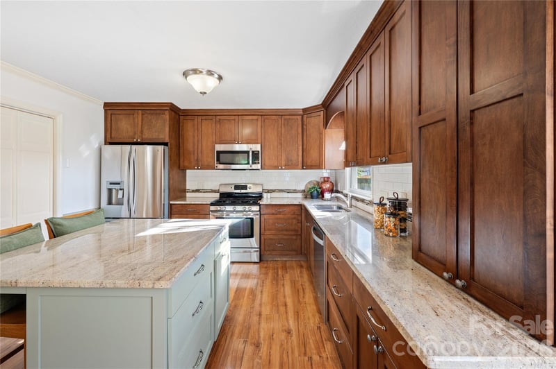 1533 Rivermont Dr, Gastonia, NC 28054