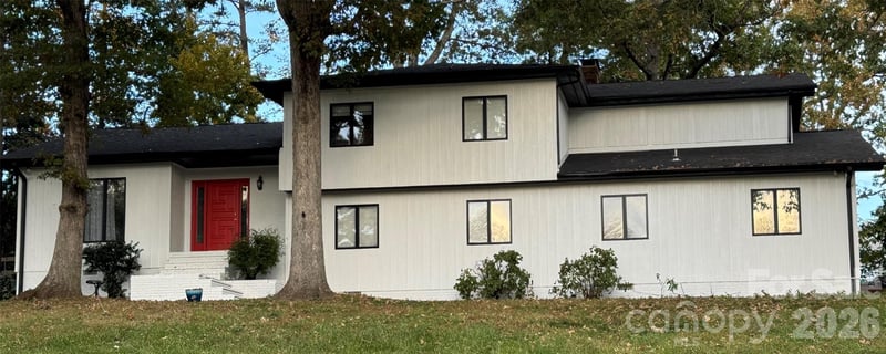 3750 11th St NE, Hickory, NC 28601