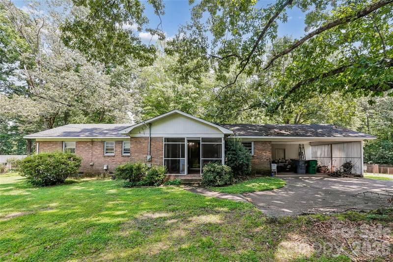 7816 Elwood Dr, Charlotte, NC 28227