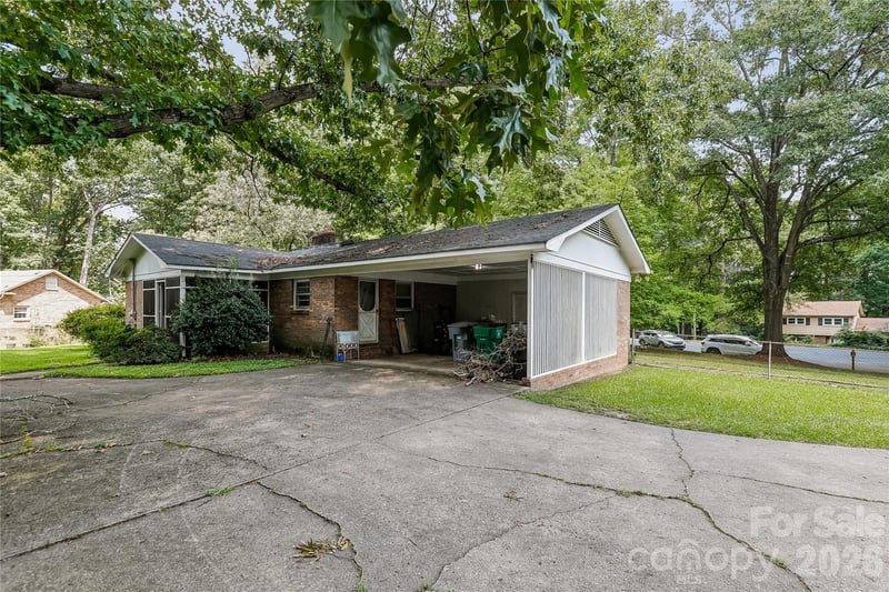 7816 Elwood Dr, Charlotte, NC 28227