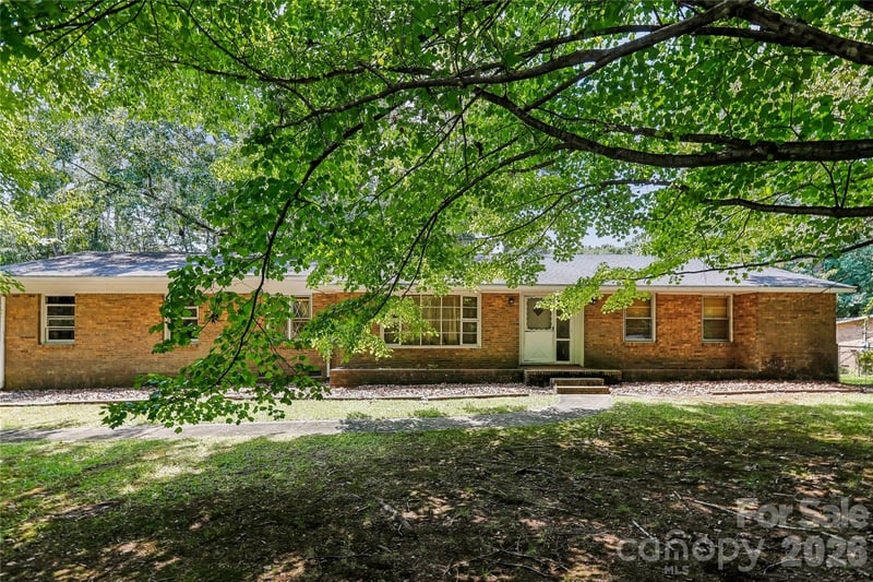 7816 Elwood Dr, Charlotte, NC 28227