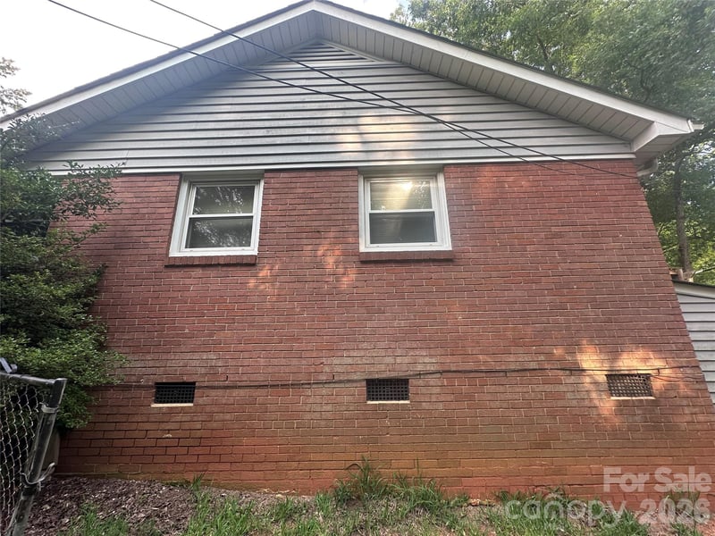 7216 Lockmont Dr, Charlotte, NC 28212