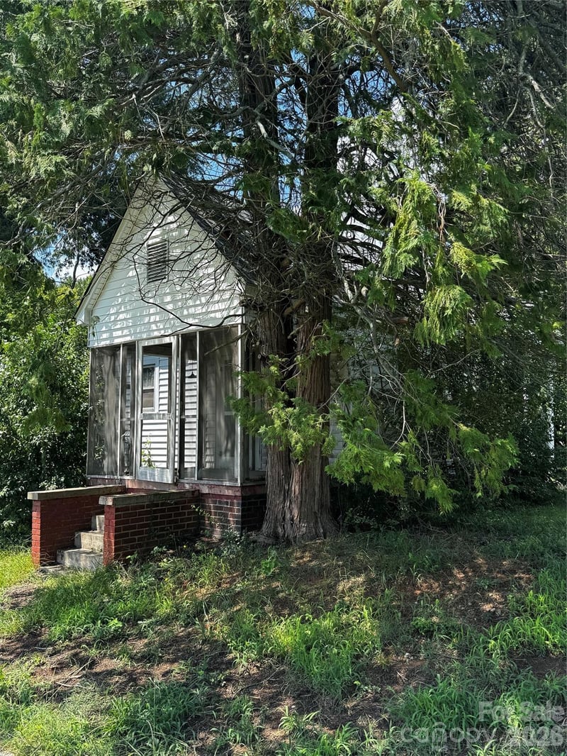 2811 N Main St, Kannapolis, NC 28081