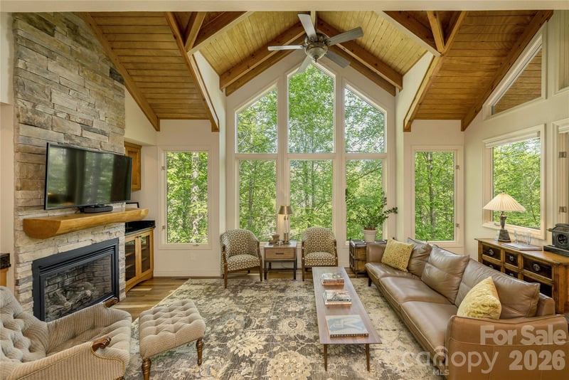 281 Bob White Loop, Waynesville, NC 28786