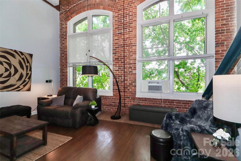 201 S Hoskins Rd #315, Charlotte, NC 28208