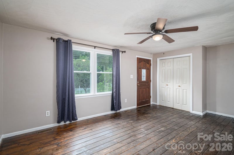 1369 Chancellor Dr, Claremont, NC 28610
