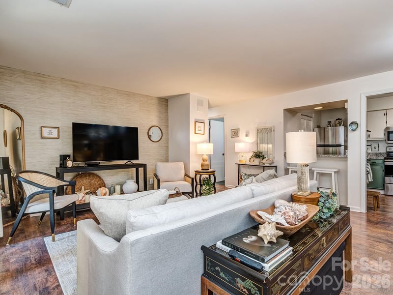 1052 Churchill Downs Ct, Charlotte, NC 28211