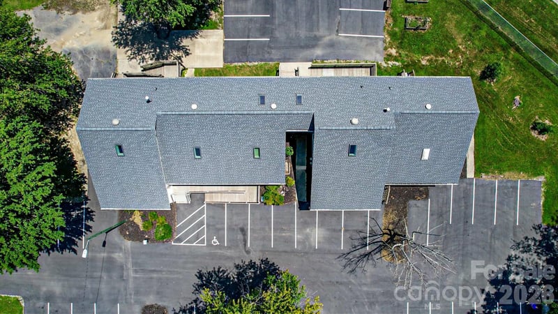 5030 Hendersonville Rd, Fletcher, NC 28732