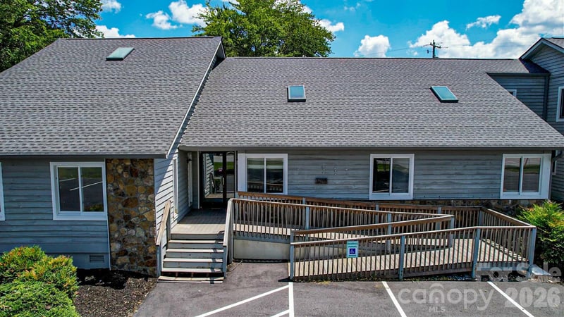 5030 Hendersonville Rd, Fletcher, NC 28732
