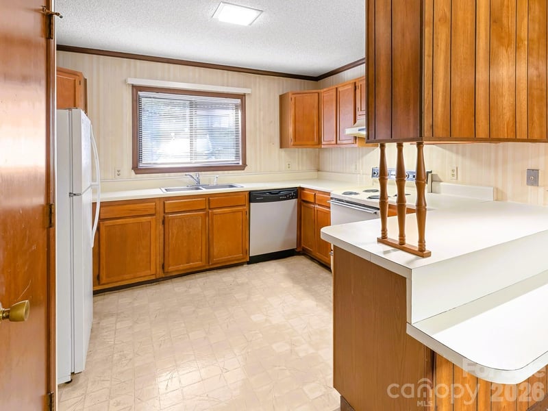 33 Lake Dr #G-1, Laurel Park, NC 28739