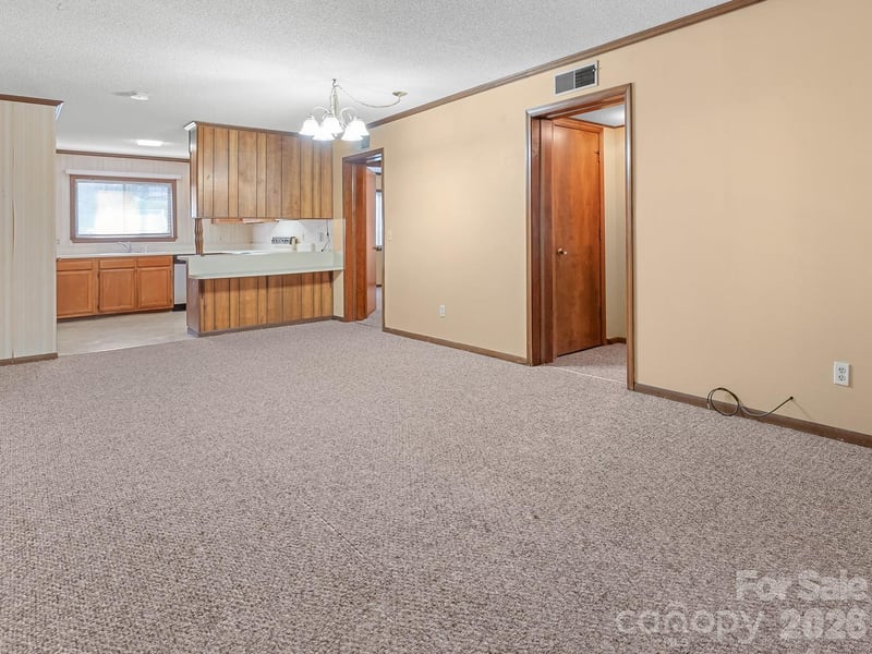 33 Lake Dr #G-1, Laurel Park, NC 28739