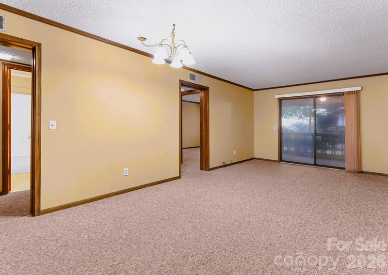 33 Lake Dr #G-1, Laurel Park, NC 28739