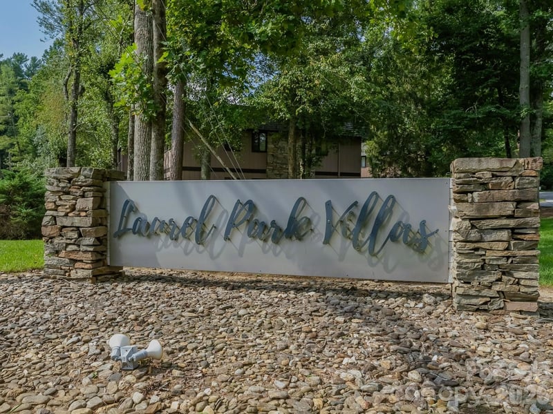 33 Lake Dr #G-1, Laurel Park, NC 28739