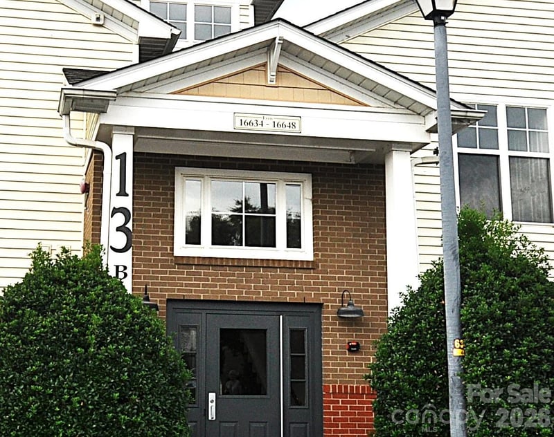16648 E Amberside Rd, Cornelius, NC 28031