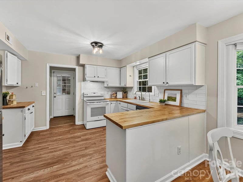 9400 Harlow Creek Rd, Huntersville, NC 28078
