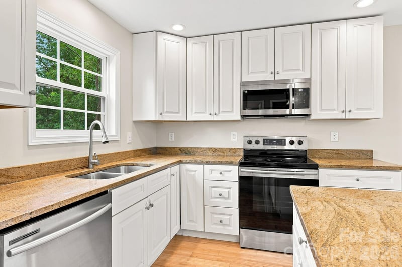 32 Jeff Dr, Asheville, NC 28806
