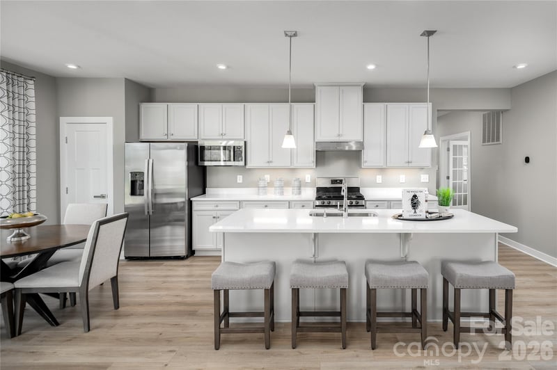 925 Heathway Dr, Charlotte, NC 28213