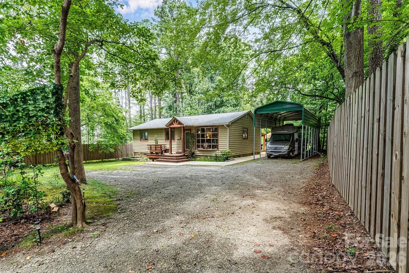 7697 Katherine Dr, Denver, NC 28037