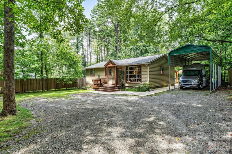 7697 Katherine Dr, Denver, NC 28037