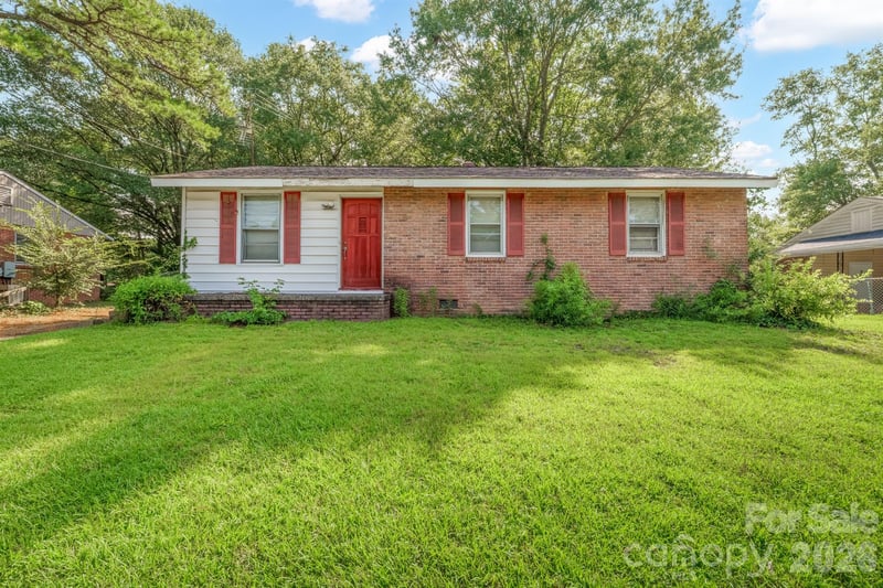 320 S Myrtle School Rd, Gastonia, NC 28052