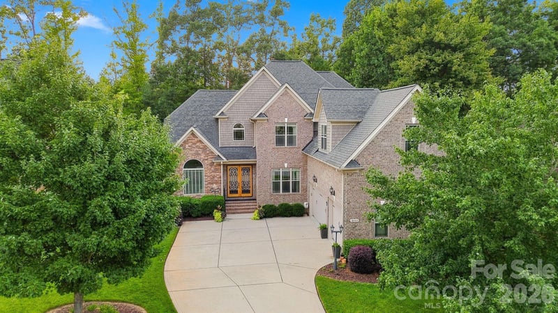 2455 Shiny Leaf Dr, Denver, NC 28037