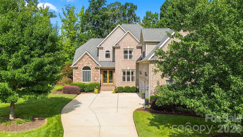 2455 Shiny Leaf Dr, Denver, NC 28037
