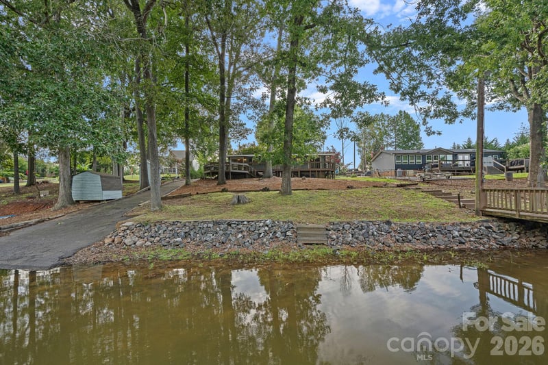 218 Lineberger Dr, Mooresville, NC 28117