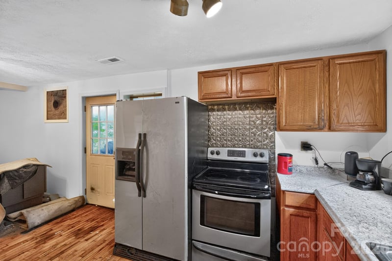 1324 Low Gap Rd, Hendersonville, NC 28792