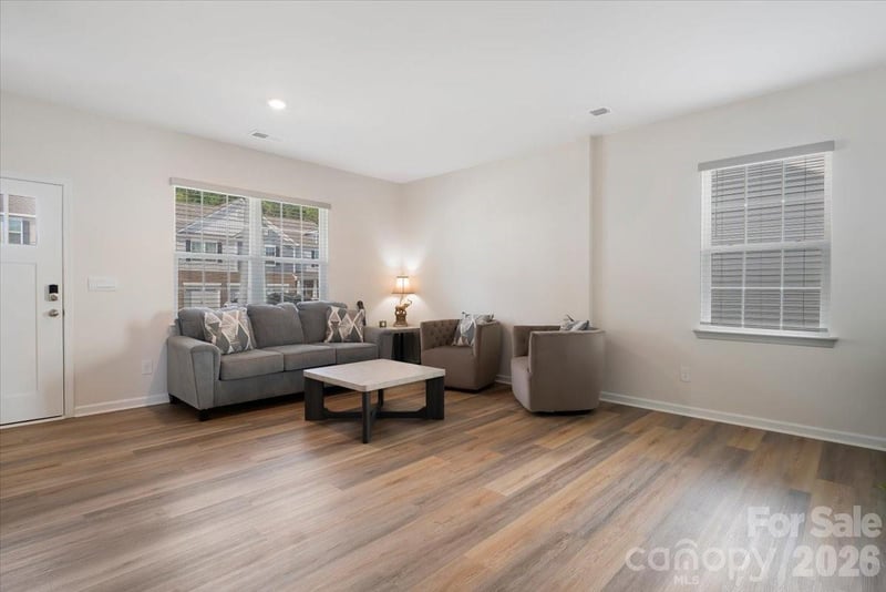 8013 Kennesaw Dr, Gastonia, NC 28056